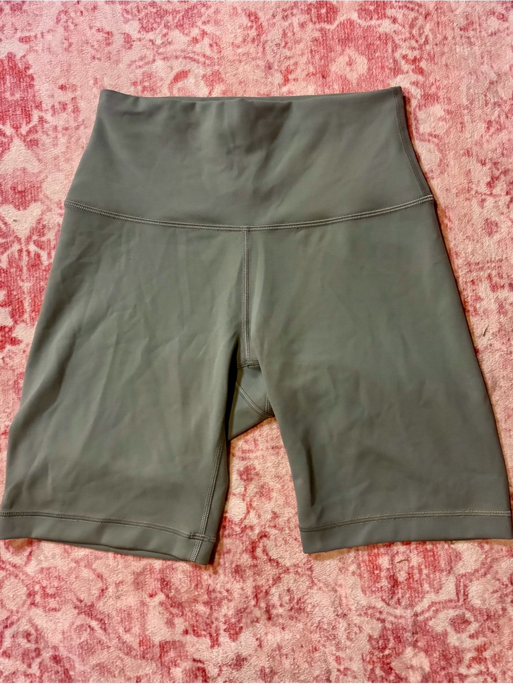 Lululemon Wunder Train Contour Fit High-Rise Short